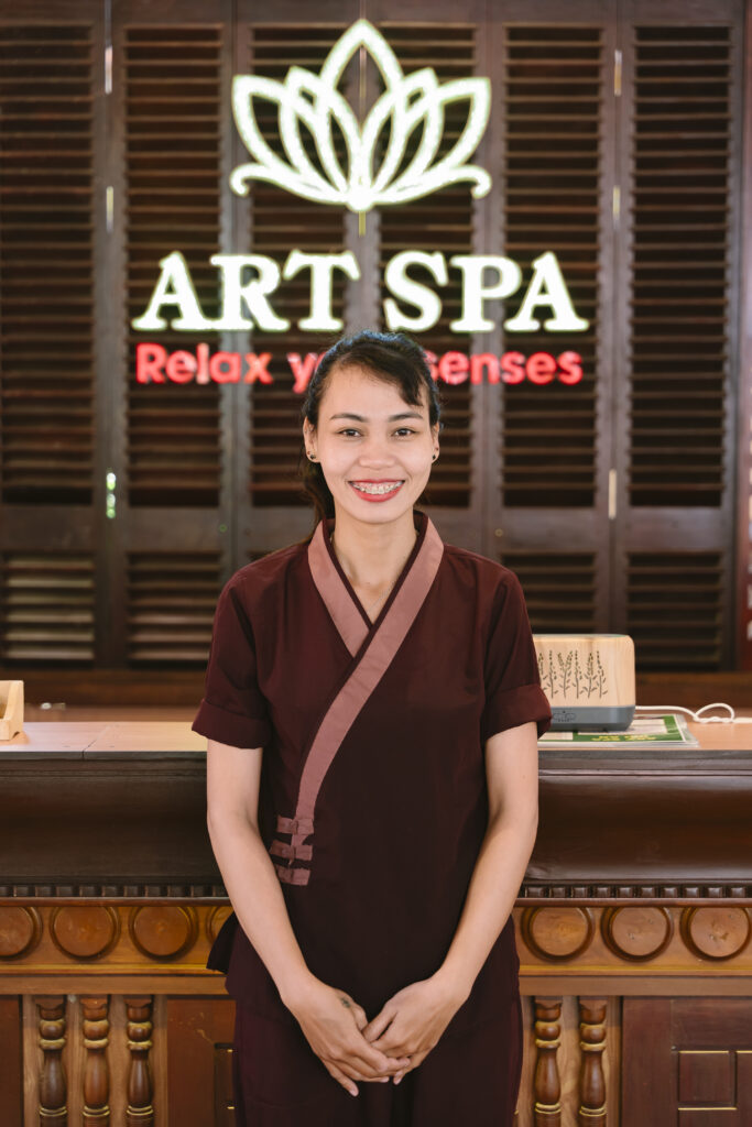 Bong massage therapist at Art Spa Hoi An