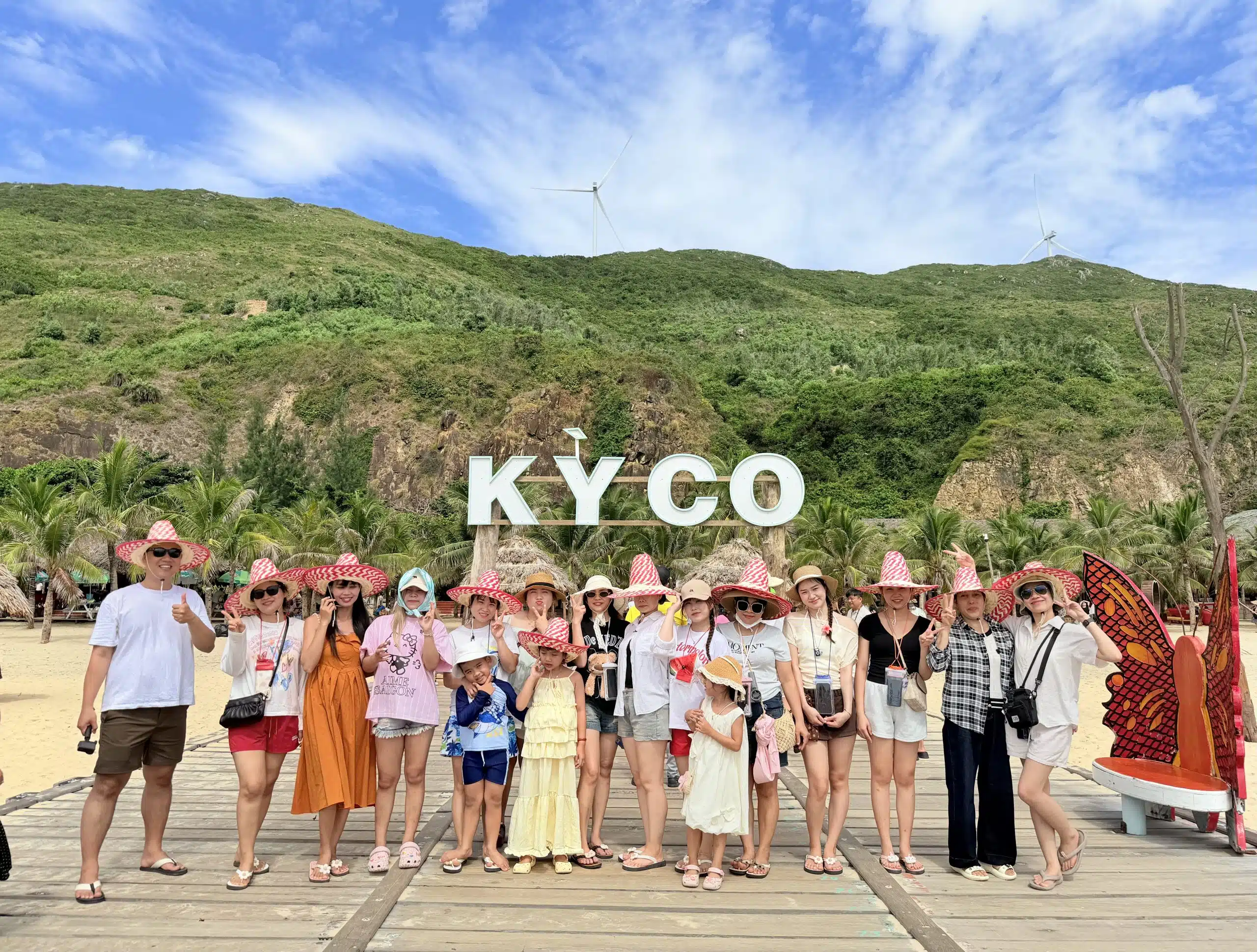 Team Art Spa Hoi An khám phá Quy Nhơn 2026 tại bãi biển Kỳ Co