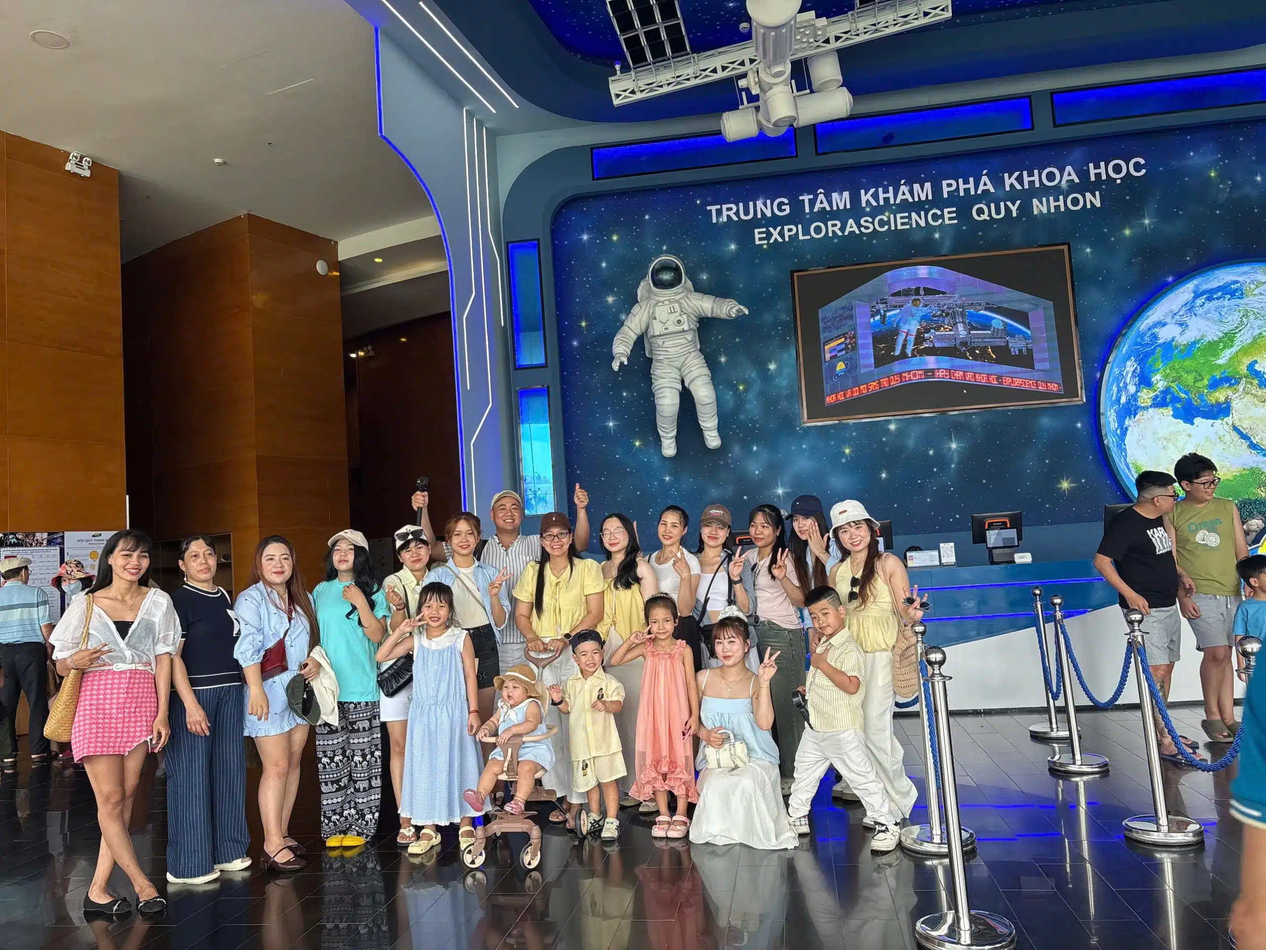 Team Art Spa Hoi An khám phá Quy Nhơn 2026 – Hành trình gắn kết đáng nhớ 5 Đội ngũ Art Spa Hoi An cùng gia đình tại Trung tâm Khám phá Khoa học Quy Nhơn